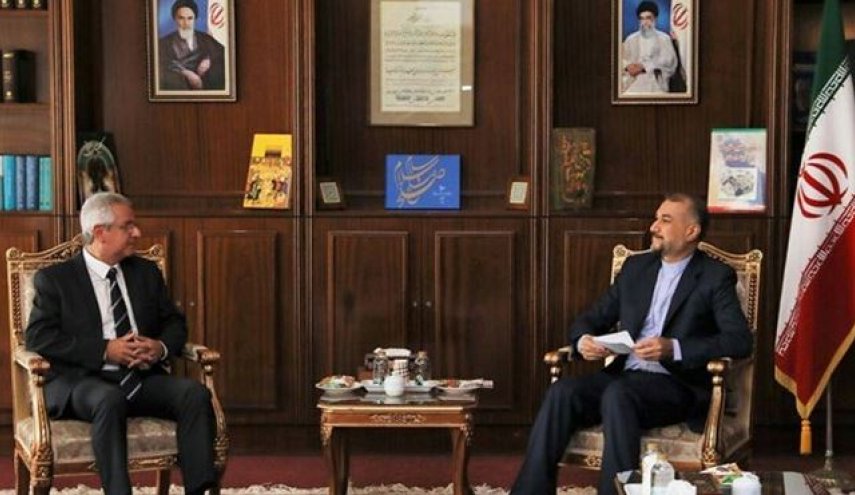 وزير الخارجية الكوبي يزور طهران ويقدم التعازي بمجزرة شيراز الإرهابية