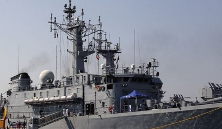  أسطول الصداقة والسلام التابع للجيش الايراني يرسو في ميناء جاكرتا