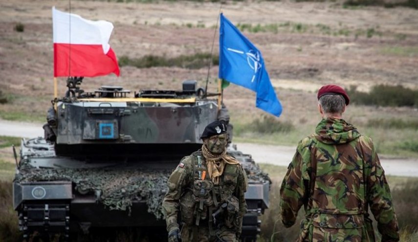 لهستان سطح آمادگی نظامی خود را افزایش داد؛ تماس بایدن و ماکرون با دودا
