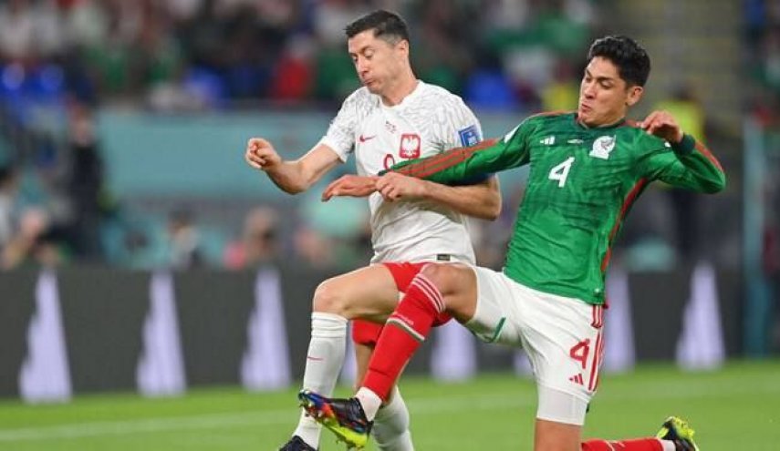  تساوی بدون گل مکزیک و لهستان در بازی سرد و بی‌روح