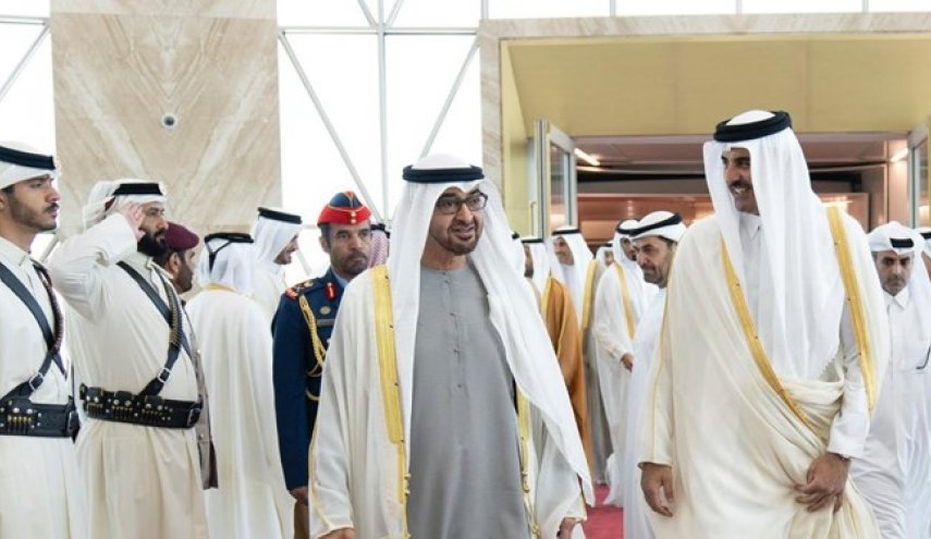 رئیس امارات در یک سفر رسمی وارد قطر شد
