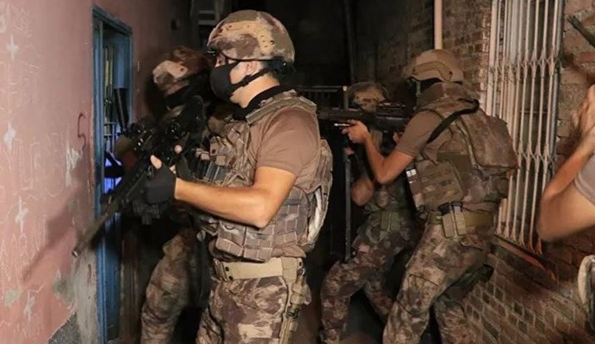 نیروهای ترکیه سه تن را به اتهام عضویت در داعش بازداشت کردند