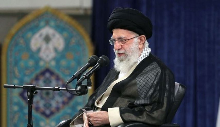 قائد الثورة يعزي بوفاة وزير الطرق والتنمية الإيراني السابق