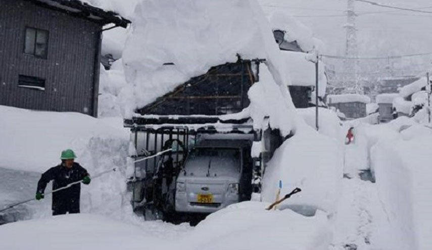 برف سنگین در ژاپن ۱۴ قربانی گرفت