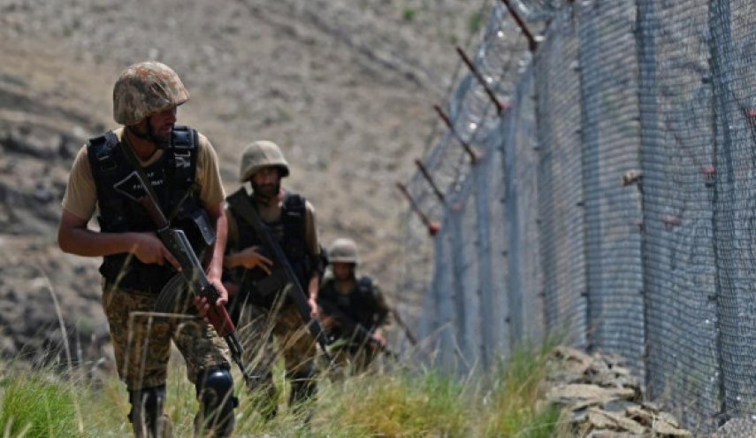 مقتل جندي باكستاني باشتباك مسلح قرب الحدود الأفغانية
