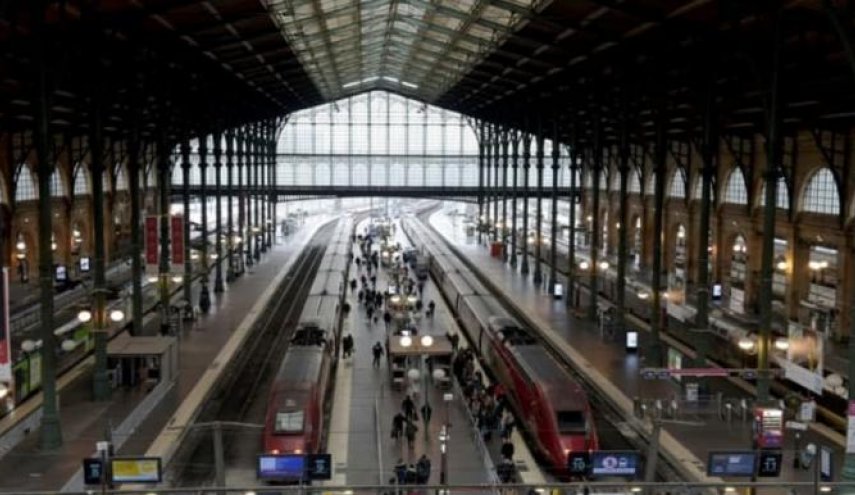 جرحى جراء هجوم بسكين بمحطة للقطارات في باريس