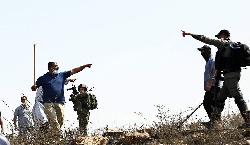 'لجان الحراسة'.. خطة فلسطينية ضد هجمات المستوطنين على المواطنين
