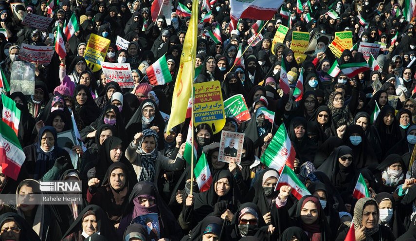 خبرگزاری فرانسه:ده‌ها هزار ایرانی در سالگرد پیروزی انقلاب اسلامی راهپیمایی کردند