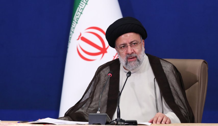 رئيسي يعلن رفع القيود عن عودة ايرانيي الخارج الى البلاد