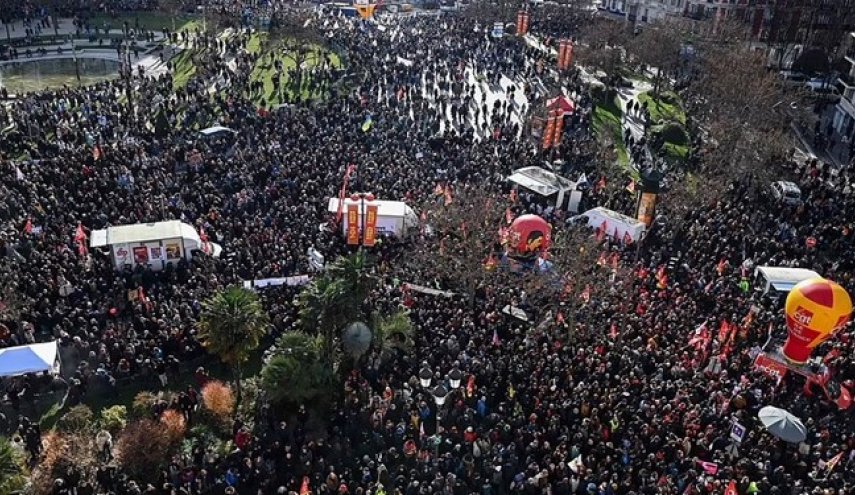 تظاهرات میلیونی در فرانسه علیه دولت ماکرون
