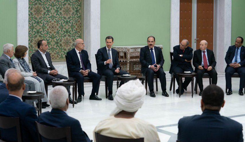الأسد يلتقي أعضاء الأمانة العامة لمؤتمر الأحزاب العربية في دمشق