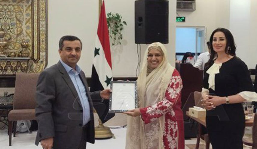 السفارة السورية في سلطنة عمان تكرم هنوداً وباكستانيين ساهموا في تقديم مساعدات لمتضرري الزلزال