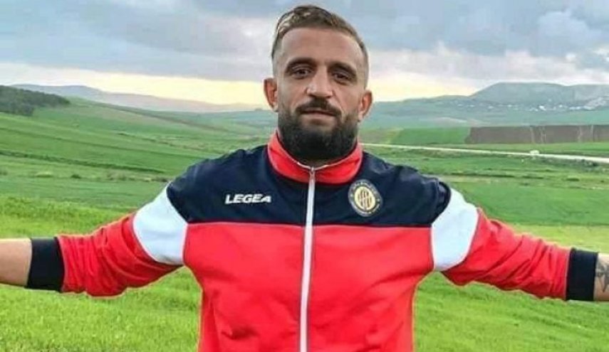 احتجاجات في مدينة تونسية عقب وفاة لاعب أضرم النار في جسده 