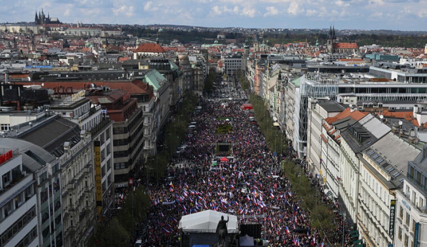 الآلاف يتظاهرون مجددا ضد الحكومة التشيكية في براغ