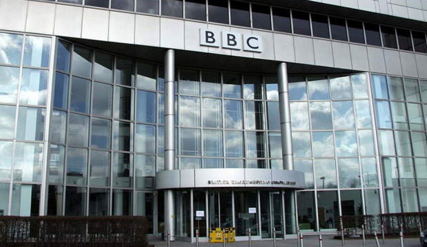 استقالة رئيس 'بي بي سي' بعد تورطه بفضيحة فساد