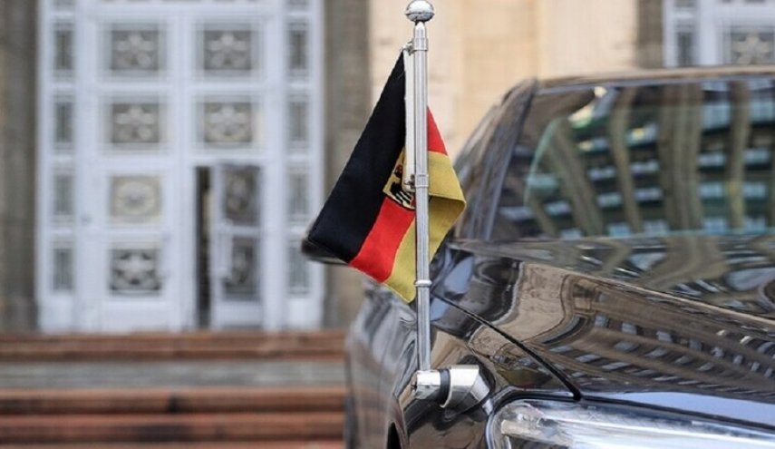 ألمانيا تبرر طردها دبلوماسيين روس الشهر الماضي