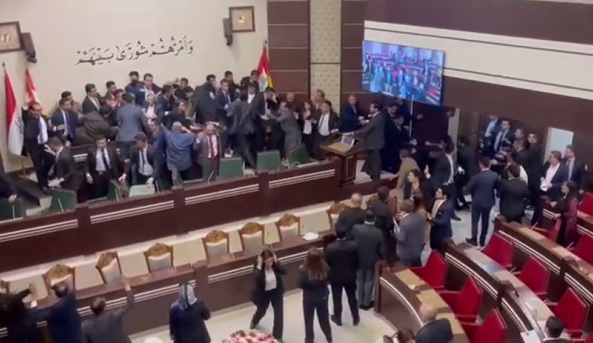دعوا و کتک‌کاری در پارلمان کردستان عراق+فیلم