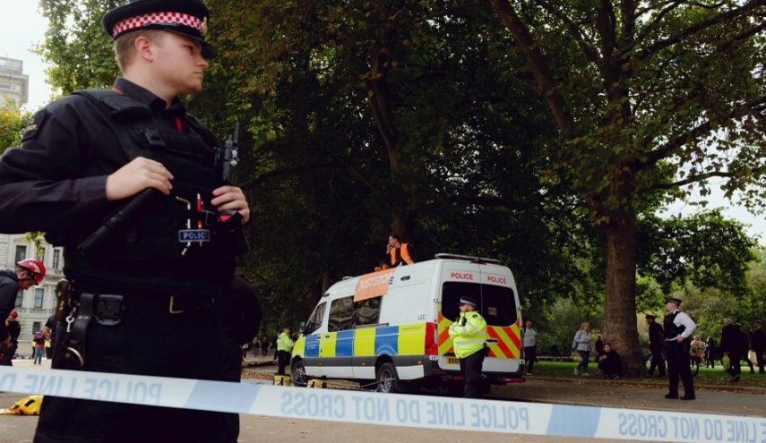 الشرطة: سيارة تصدم بوابة مقر رئيس الوزراء البريطاني