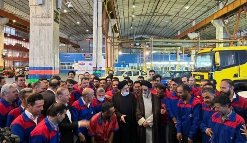 تحقق دستور رئیس جمهور و سه برابر شدن میزان تولید خودرو در آمیکو / بازدید رئیس جمهور از چرمشهر تبریز