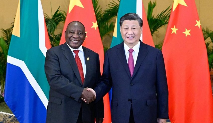 الصين وجنوب إفريقيا تبحثان مبادرة حل الأزمة الأوكرانية