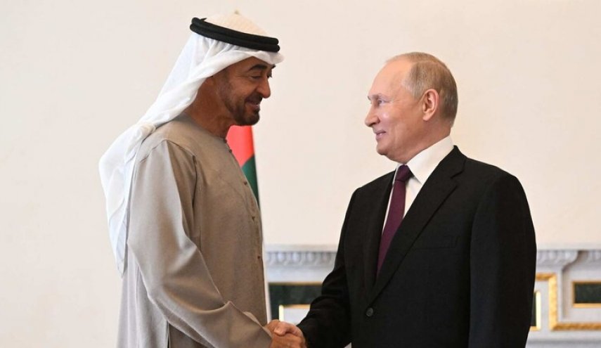رئيس دولة الإمارات يهنئ بوتين بيوم روسيا
