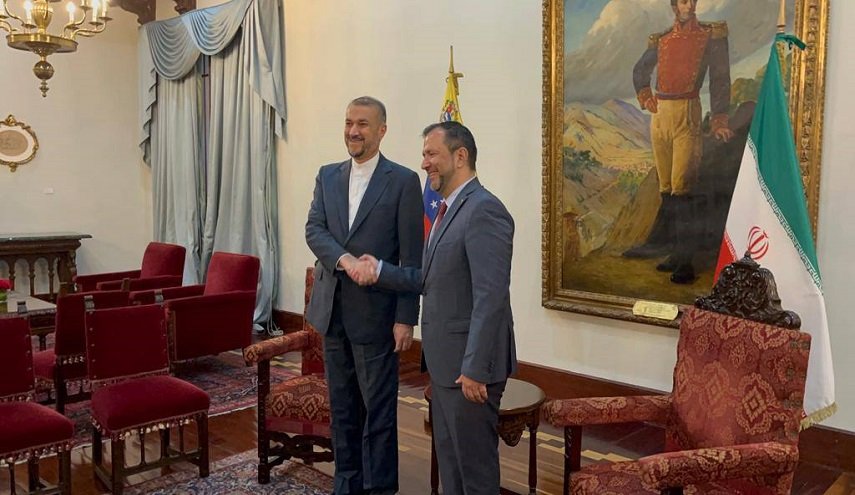 وزير خارجية إيران يجري مباحثات مع نظيره الفنزويلي