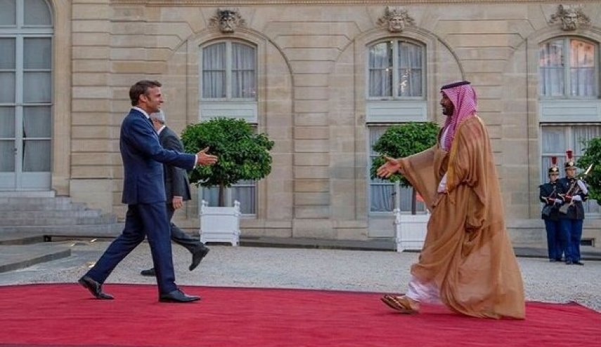 محمد بن سلمان يتوجه إلى فرنسا في زيارة رسمية