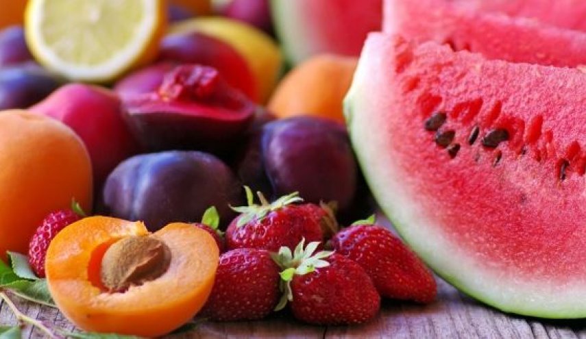 أفضل أنواع الفاكهة لمنع الجفاف خلال أشهر الصيف الحارة
