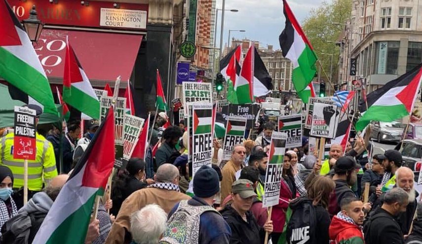 تجمع حامیان فلسطین مقابل سفارت رژیم صهیونیستی در لندن 
