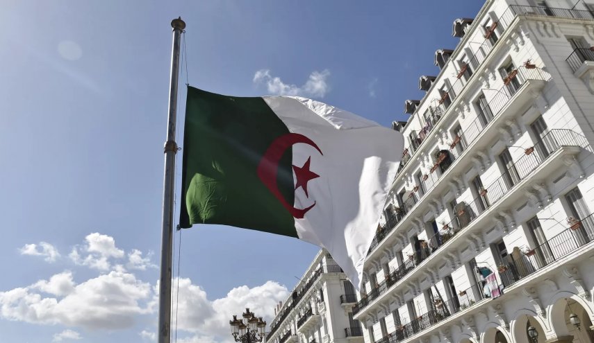 الجزائر تدين التطاول على القرآن الكريم في السويد 