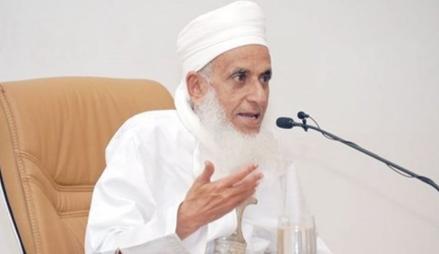 مفتي سلطنة عمان يدعو المسلمين لمقاطعة تامة للسويد