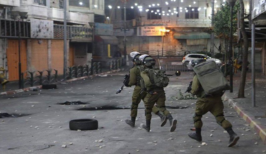 شاهد.. استشهاد فلسطينيين اثنين وأصابة آخرين برصاص قوات الاحتلال 