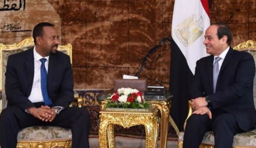 السيسي ورئيس وزراء إثيوبيا يتفقان على مواصلة مفاوضات سد النهضة
