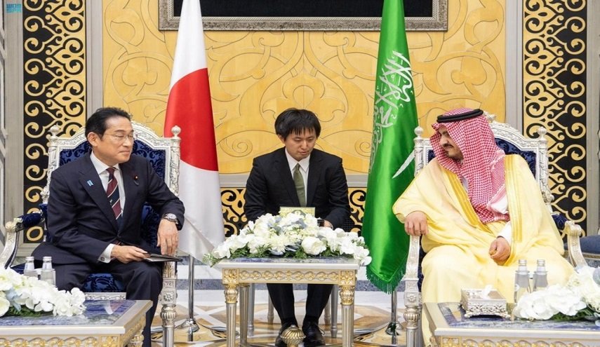 رئيس وزراء اليابان في جدة لزيارة رسمية 