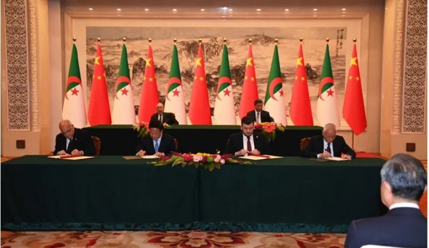 الجزائر والصين توقعان 19 اتفاقية ومذكرة تفاهم 