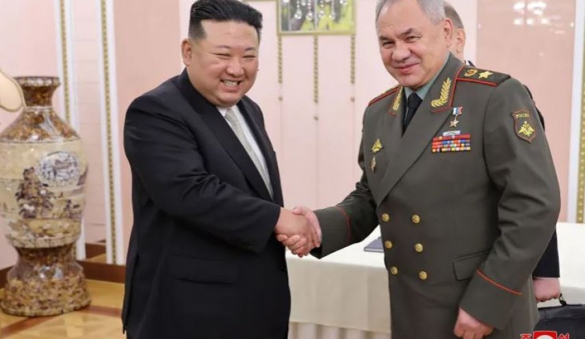 وزير الدفاع الروسى وزعيم كوريا الشمالية يناقشان قضايا الأمن العالمى والإقليمى