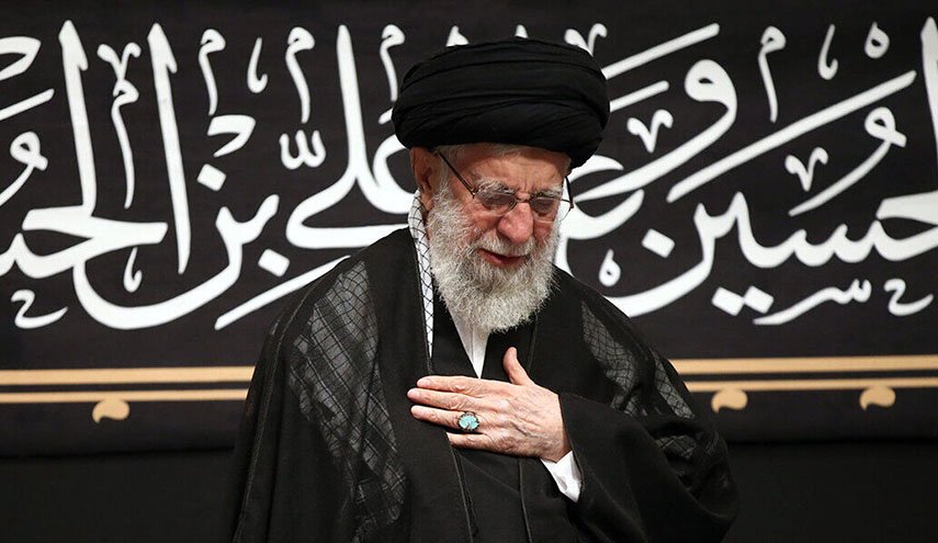 اقامة مراسم العزاء الحسيني في ليلة عاشوراء بحضور قائد الثورة الاسلامية