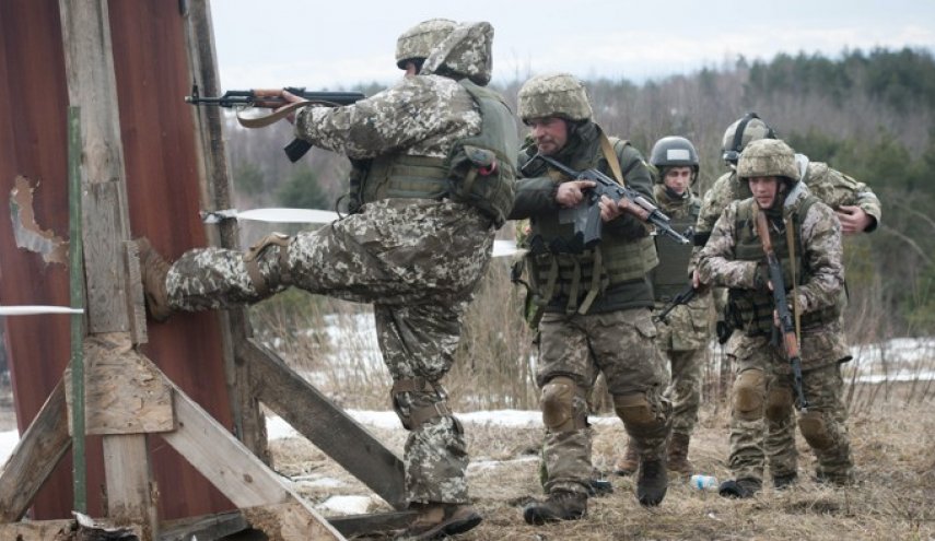 آموزش 2 هزار نیروی ویژه اوکراینی در اردوگاهی بسته در انگلیس
