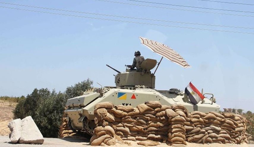 حمله تروریست ها به نیروهای مصری در سینا؛ ۴ کشته و ۲۱ نفر زخمی شدند