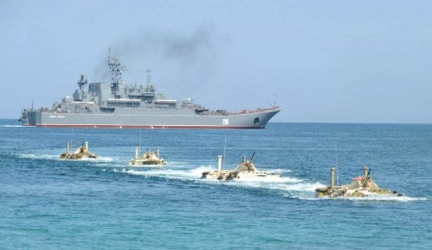 الأسطول الروسي يدمر 3 قوارب مسيرة هاجمت سفن مدنية روسية

