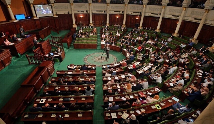 نائب تونسي: لم نكن على علم بالتغيير على رأس الحكومة
