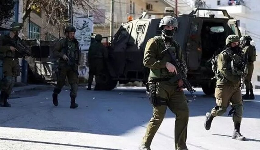 الاحتلال يعتقل فلسطينيين من بينهم قادة في حركة الجهاد الاسلامي بالضفة
