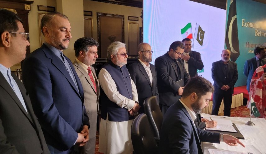 سند همکاری تجاری و اقتصادی ایران و کراچی امضا شد