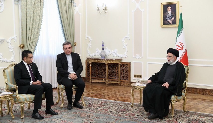 رئيسي يؤكد على استعداد إيران لمشاركة قدراتها مع سريلانكا