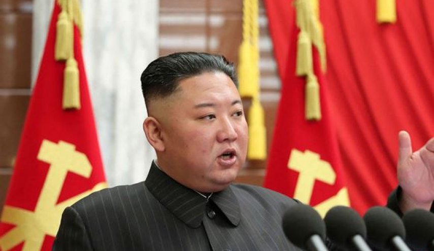 كيم جونغ أون يدعو إلى مزيد من التحضيرات للحرب و يقيل أعلى قائد عسكري في البلاد