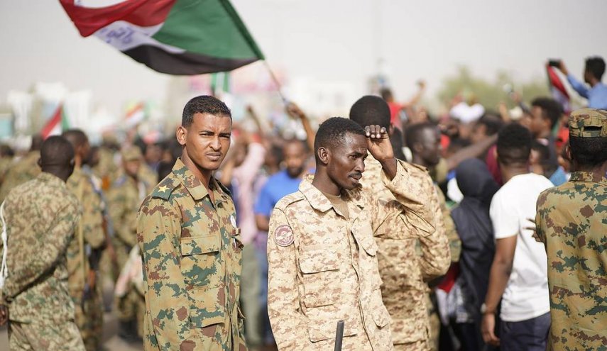 السودان .. الضباط الإداريون في ولاية قضارف يعلنون جاهزيتهم لإسناد الجيش