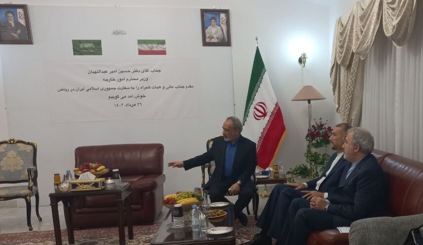 امیرعبداللهیان از سفارت جمهوری اسلامی ایران در ریاض بازدید کرد