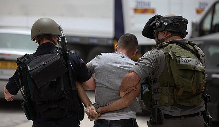 قوات الاحتلال تعتقل 12 مواطنا فلسطينيا في الخليل