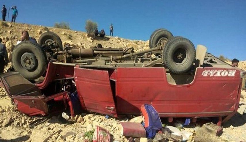 إيران.. مقتل 6 أشخاص إثر سقوط حافلة صغيرة بأذربيجان الشرقية