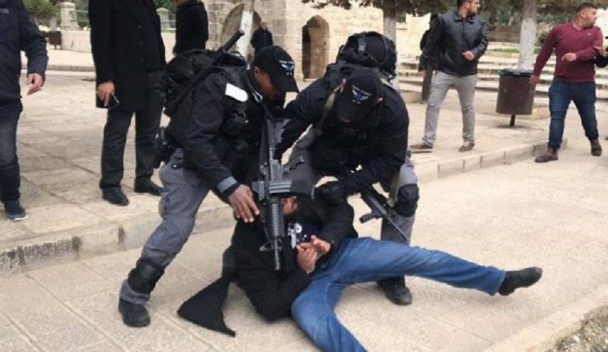 حماس: الإعتداء على المصلين عند الأسباط دليل وحشية الإحتلال